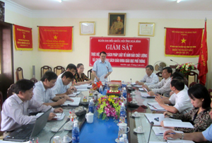 Đồng chí Nguyễn Tiến Sinh, Phó trưởng Đoàn ĐBQH phát biểu kết luận buổi giám sát tại Sở GD-ĐT.
