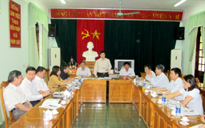 Đ.C Hoàng Minh Tuấn, Trưởng Ban Tổ chức Tỉnh ủy, Trưởng Ban Pháp chế (HĐND) tỉnh kết luận buổi giám sát tại Thanh tra tỉnh.