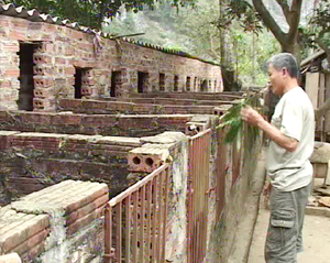 Hệ thống chuồng trại nuôi nhím của gia đình ông Nguyễn Văn Chính, thôn Rộc Trụ 2, xã Khoan Dụ được đầu tư xây dựng theo quy cách và phát huy hiệu quả.