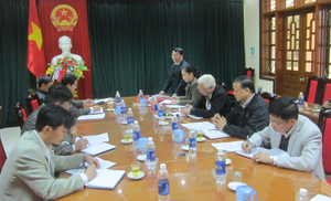 Đồng chí Nguyễn Tiến Sinh, Phó trưởng Đoàn ĐBQH chủ trì buổi khảo sát.