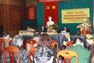 Đồng chí Bùi Văn Cửu, Phó Chủ tịch TT UBND tỉnh, Trưởng ban chỉ đạo “Phong trào toàn dân đoàn kết xây dựng đời sống văn hoá” phát biểu chỉ đạo hội nghị.