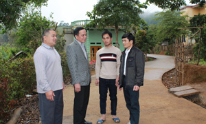 Nhân dân xóm Trẹo Ngoài 2 tự nguyện hiến đất, góp sức xây dựng đường GTNT  góp phần vào thành công bước đầu trong xây dựng NTM ở Nam Phong.