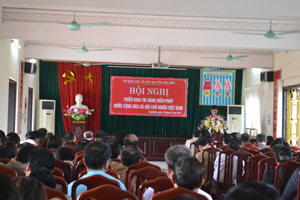 Các đại biểu ngành GD&ĐT tỉnh dự hội nghị triển khai học tập Hiến pháp nước Cộng hòa xã hội chủ nghĩa Việt Nam.
