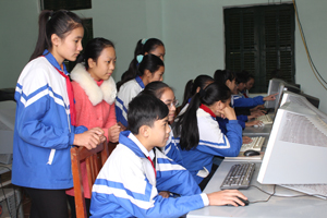 Trường THCS Võ Thị Sáu (Lạc Sơn) từng bước được đầu tư, trang bị các trang thiết bị cùng các điều kiện phục vụ cho giảng dạy, học tập.