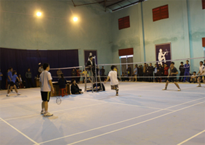 Các vận động viên tham gia giải bóng bàn - cầu lông huyện.

