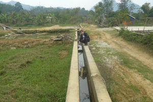 Hệ thống kênh mương của xã Tu Lý (Đà Bắc) được đầu tư xây dựng  kiên cố phục vụ sản xuất.


