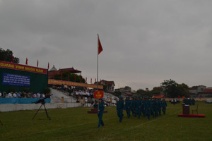 Lực lượng DQTV các xã, thị trấn tham gia diễu hành tại lễ ra quân huấn luyện. 

 

