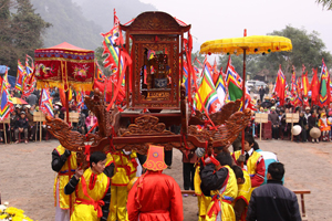 Hàng năm, lễ hội chùa Tiên, xã Phú Lão được tổ chức theo đúng nghi thức truyền thống và chấp hành nghiêm chỉnh các quy định của pháp luật về tín ngưỡng tôn giáo. 

