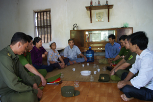 Lực lượng bảo vệ dân phố, Công an xã Kim Bình, Công an huyện Kim Bôi thường xuyên phối hợp tuyên truyền, động viên các tầng lớp nhân dân tham gia phong trào Toàn dân BVANTQ.  

