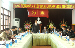 Đồng chí Hoàng Văn Tứ, Phó Chủ tịch HĐND tỉnh, Trưởng đoàn kiểm tra phát biểu kết luận buổi làm việc.

