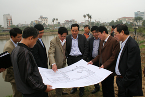 Đồng chí Nguyễn Văn Quang, Chủ tịch UBND tỉnh kiểm tra tiến độ Dự án Công viên Tuổi trẻ.