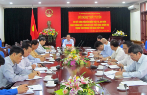 Đồng chí Nguyễn Văn Quang, Chủ tịch UBND tỉnh, Trưởng Ban An toàn giao thông tỉnh chủ trì hội nghị.