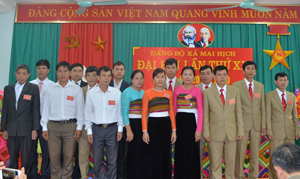 Ban Chấp hành Đảng bộ xã Mai Hịch khóa XX (nhiệm kỳ 2015 - 2020) ra mắt đại hội.