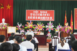 Đoàn ĐBQH tỉnh khoá XIII tiếp xúc với cử tri vùng Đại Đồng, huyện Lạc Sơn tại xã Vũ Lâm ngày 9/3.
