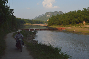 Hiện nay, mực nước tại hệ thống hồ chứa trên địa bàn huyện Lạc Thủy xấp xỉ trung bình nhiều năm, cơ bản đủ nước phục vụ sản xuất 
