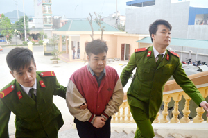 Gắn “mác” cán bộ tỉnh, Nguyễn Bá Hồng đã lừa xin việc cho hàng chục người với số tiền gần 2 tỷ đồng.