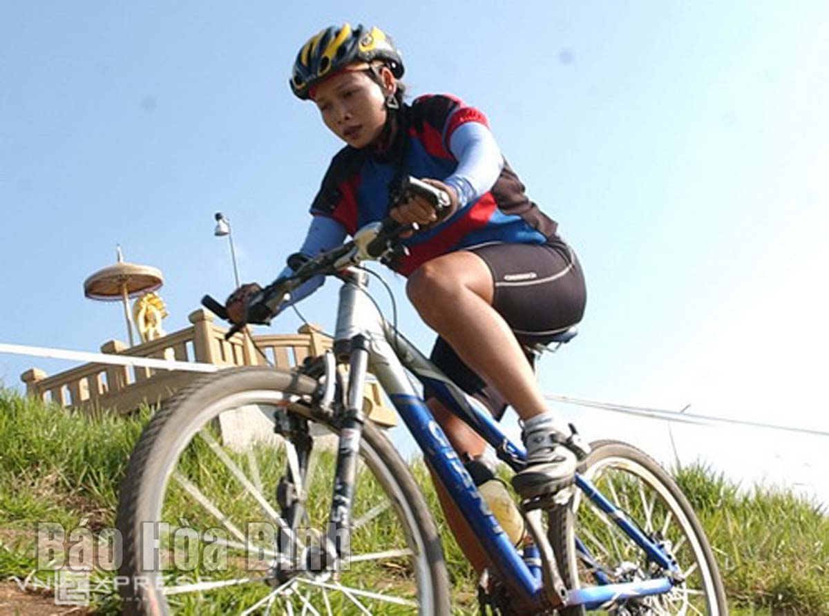 Môn xe đạp điện SEA Games 31 Nguyễn Thị Thật và Đội tuyển chọn nước ta giành 2 Huy  chương Vàng ở nội dung xuất phân phát sát cánh phái nữ cá thể đồng đội