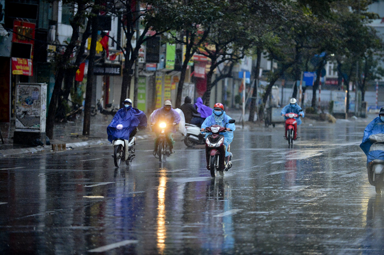 Thời tiết ngày 7/3: Bắc Bộ mưa nhỏ, đêm và sáng trời rét, miền Đông Nam Bộ nắng nóng