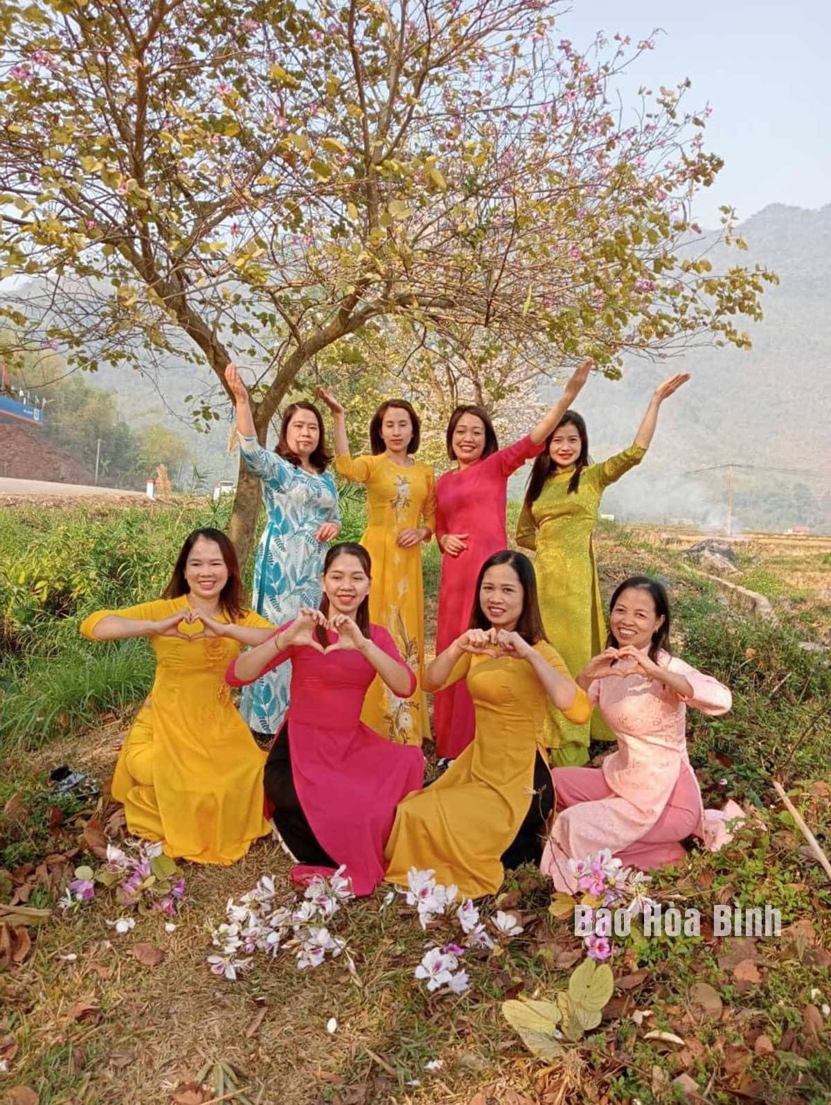 Trang phục dân tộc của Việt Nam qua các mùa Miss Universe - VnExpress Giải  trí