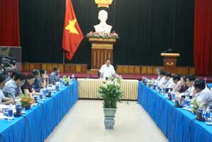 Đồng chí Bùi Văn Tỉnh, Chủ tịch UBND tỉnh kết luận hội nghị