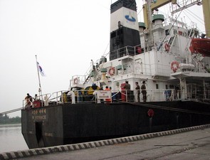 Gần một tuần trôi qua nhưng không một ai trong số 46 thủy thủ mất tích trên tàu Cheonan được tìm thấy.
