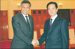 Thủ tướng Nguyễn Tấn Dũng tiếp Tổng Thư ký ASEAN S.Pitsuwan
