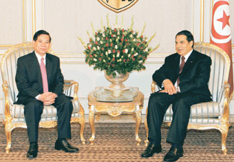 Tổng thống Cộng hòa Tunisia Zeine Al-Abidine Ben Ali
tiếp Chủ tịch nước Nguyễn Minh Triết.