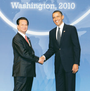 Tổng thống Mỹ B. Obama đón tiếp 
Thủ tướng Nguyễn Tấn Dũng.