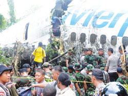 Hiện trường vụ tai nạn của chiếc máy bay Boeing 737
