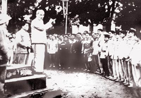 Chủ tịch Hồ Chí Minh đến thăm và huấn thị cán bộ, chiến sĩ CAND vũ trang bảo vệ Thủ đô, ngày 14/2/1961.