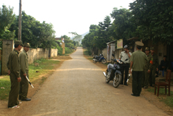 Công an xã Dũng Phong - Cao Phong tổ chức ra quân chấn áp tội phạm đảm bảo ANTT trên địa bàn xã.