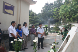 CB, PV Báo Hòa Bình và Hà Tĩnh tưởng nhớ các liệt sỹ hy sinh tại Ngã ba Đồng Lộc