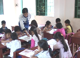 Trường tiểu học Hợp Hòa (Lương Sơn) được đầu tư cơ sở vật chất tạo điều kiện thuận lợi cho trẻ được học tập trong môi trường tốt.
