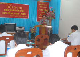 Đồng chí Nguyễn Hữu Duyệt, Phó Bí thư Thường trực Tỉnh ủy phát biểu tại hội nghị.
