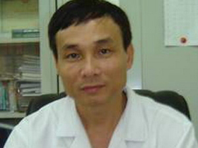 Phó giáo sư, tiến sĩ Mai Trọng Khoa, Phó giám đốc Bệnh viện Bạch Mai, Giám đốc Trung tâm Y học hạt nhân và Ung bướu bệnh viện Bạch Mai