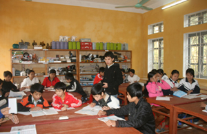 Từ nguồn đầu tư của chương trình kiên cố hoá trường lớp học, Trường THCS xã Xuất Hoá (Lạc Sơn) đã được đầu tư xây dựng phòng học thực hành góp phần nâng cao chất lượng dạy và học.