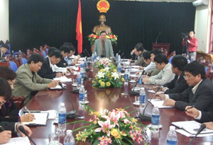 Đồng chí Bùi Văn Tỉnh, UVTƯ Đảng, Chủ tịch UBND tỉnh kết luận buổi làm việc.
