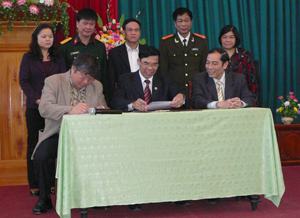 Lãnh đạo Sở Nội vụ, Ban Dân tộc, Ban Dân vận Tỉnh uỷ ký kết quy chế phối hợp công tác.