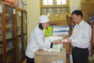 Trung tâm YTDP huyện Yên Thủy chủ động nguồn vật tư thiết yếu để phòng - chống dịch cúm A/H1N1