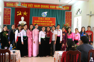 BCH Hội phụ nữ xã Sủ Ngòi khoá XX ra mắt Đại hội.