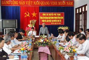 Tổng Bí thư, Chủ tịch Quốc hội Nguyễn Phú Trọng phát biểu trong buổi làm việc với đại diện chính quyền, các ban, ngành, đoàn thể ở huyện Chư Sê, Gia Lai. Ảnh: TTXVN