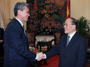 Phó Thủ tướng Thường trực Nguyễn Sinh Hùng tiếp ngài Park Suk Hwan, Thứ trưởng Thứ nhất Bộ Ngoại giao và Thương mại Hàn Quốc.