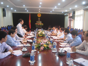 Đồng chí Thứ trưởng Bộ Công thương phát biểu tại buổi làm việc với Ban chỉ huy PCLB&TKCN tỉnh.