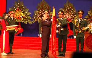Chủ tịch nước Nguyễn Minh Triết trao Danh hiệu Anh hùng Lực lượng vũ trang nhân dân lần thứ hai tặng lực lượng vũ trang thành phố.