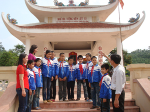 Giáo dục truyền thống cách mạng cho thế hệ trẻ xã Thu Phong (Cao Phong).