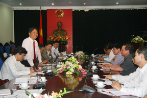 Thứ trưởng Bộ KH&CN Nguyễn Văn Lạng phát biểu tại buổi làm việc với lãnh đạo UBND tỉnh.