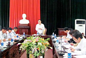 Đồng chí Nguyễn Văn Quang, Phó Bí thư TT Tỉnh ủy, Chủ tịch HDND tỉnh phát biểu tại hội nghị