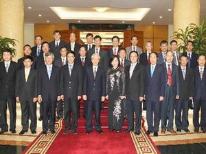 Tổng Bí thư Nguyễn Phú Trọng chụp ảnh chung với các Đại sứ, Trưởng cơ quan đại diện Việt Nam ở nước ngoài nhiệm kỳ 2012-2015.  (Ảnh: Trí Dũng/TTXVN).
