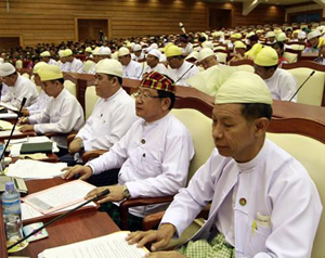 Quang cảnh phiên họp Quốc hội Myanmar ngày 23/4/2012


