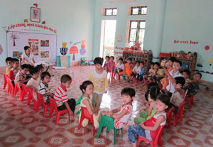 Lớp học 5 tuổi của trường mầm non Quy Hậu (Tân Lạc) được đầu tư cơ bản về cơ sở vật chất, trang thiết bị, đồ dùng dạy học.